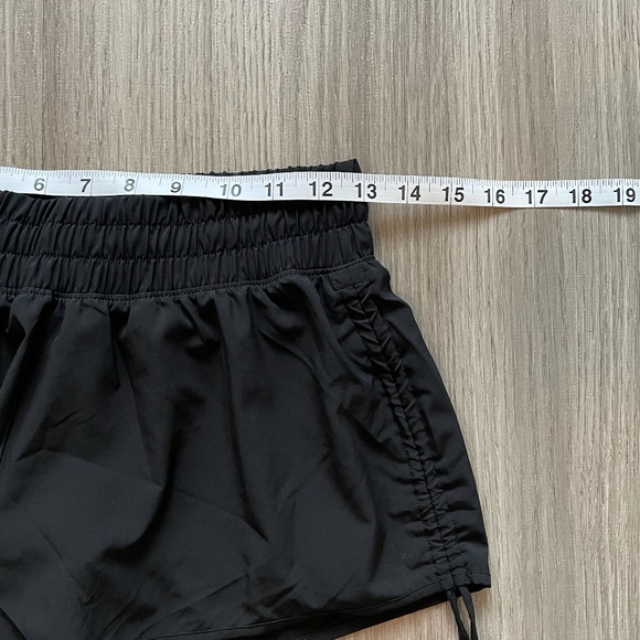 OFFLINE by Aerie Ruched Hot Stuff Short Black Small - Picture 5 of 9
